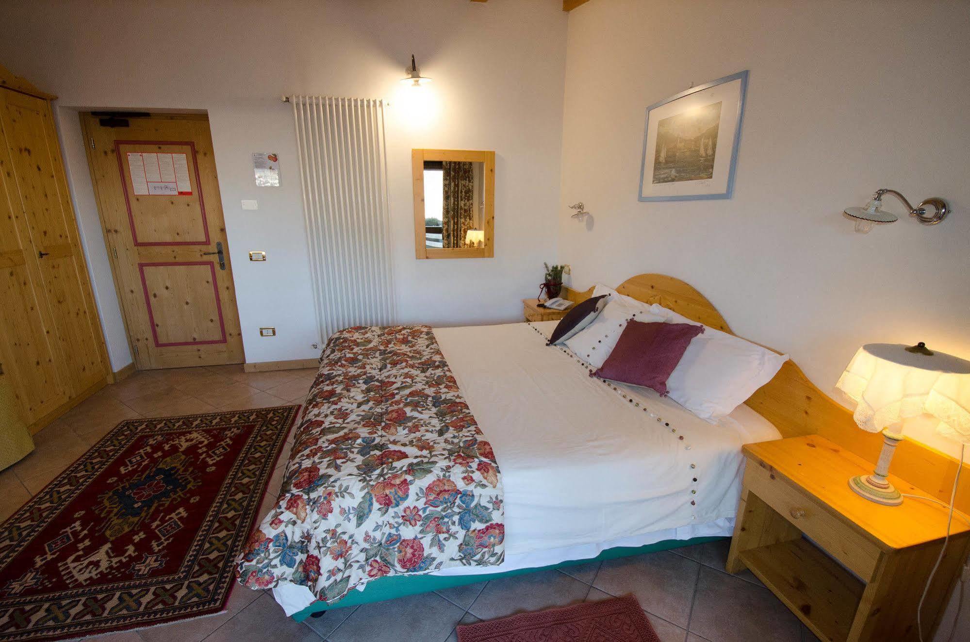 Hotel Garnì San Giorgio Della Scala Trento Esterno foto